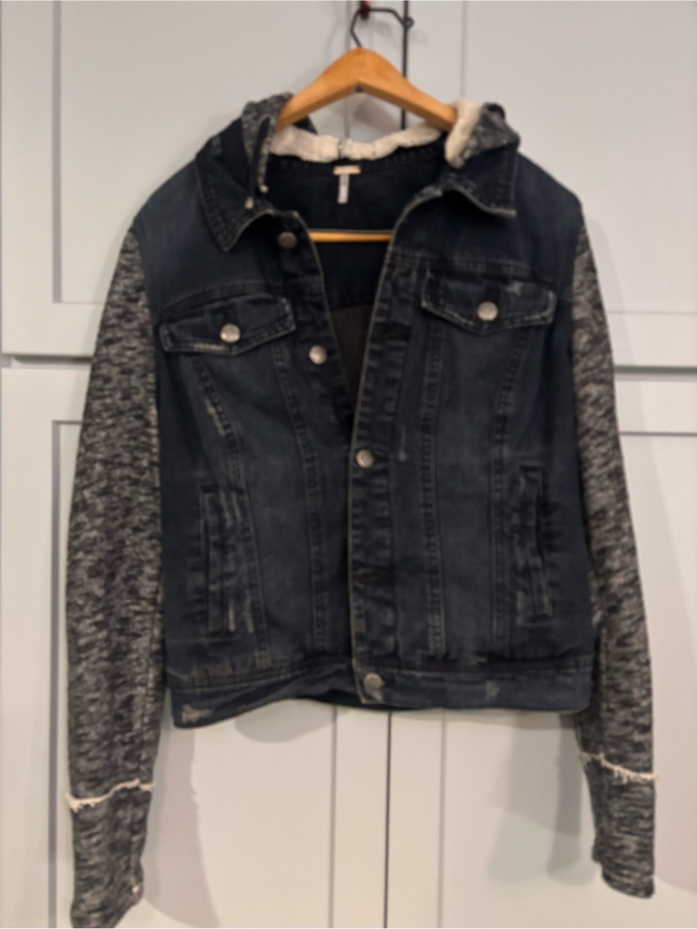 Free People Denim Knit Sleeve Hooded Jacket Distressed Dark Wash Size L - Picture 6 of 9